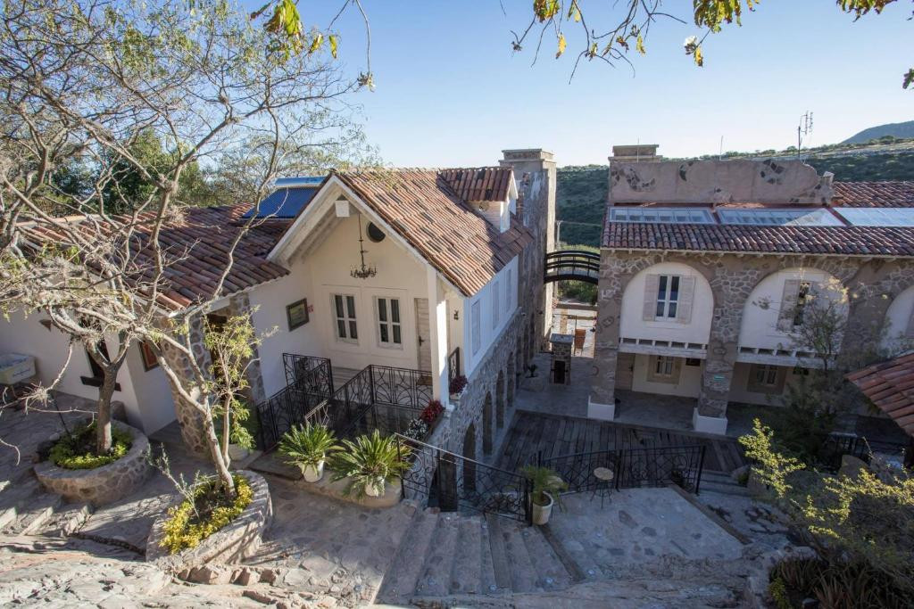 Hotel de piedra bernal