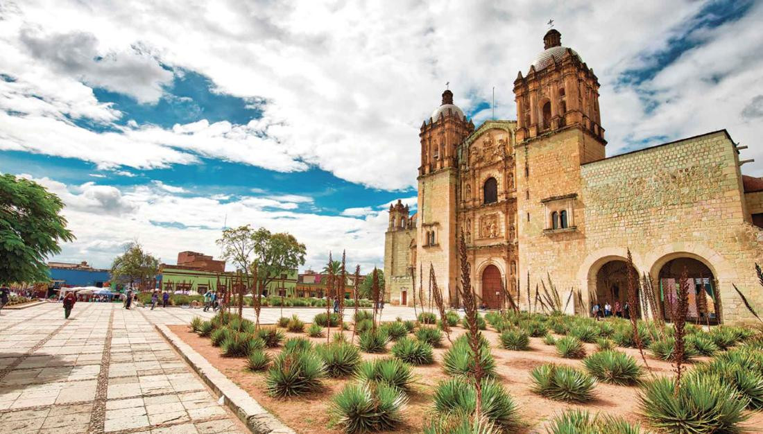 Templo de Santo Domingo de Guzmu00e1n en la ciudad de Oaxaca