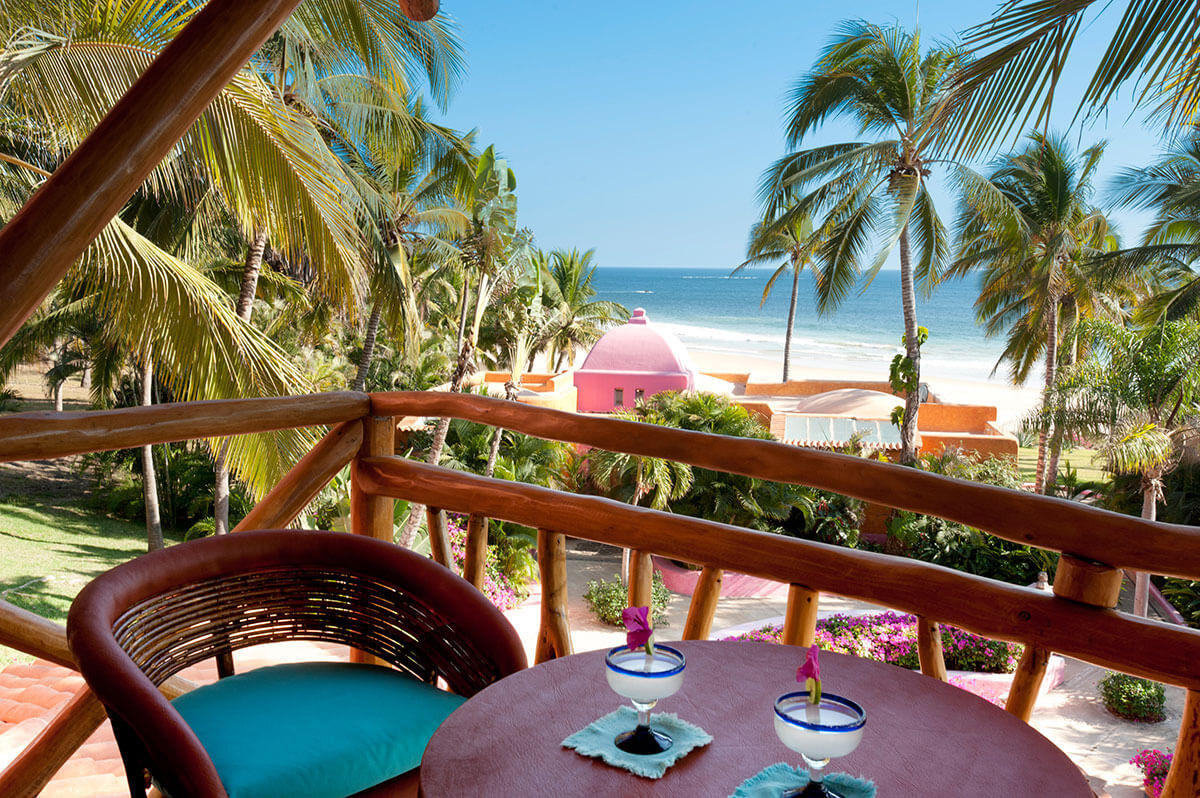 Las alamandas, costa alegre